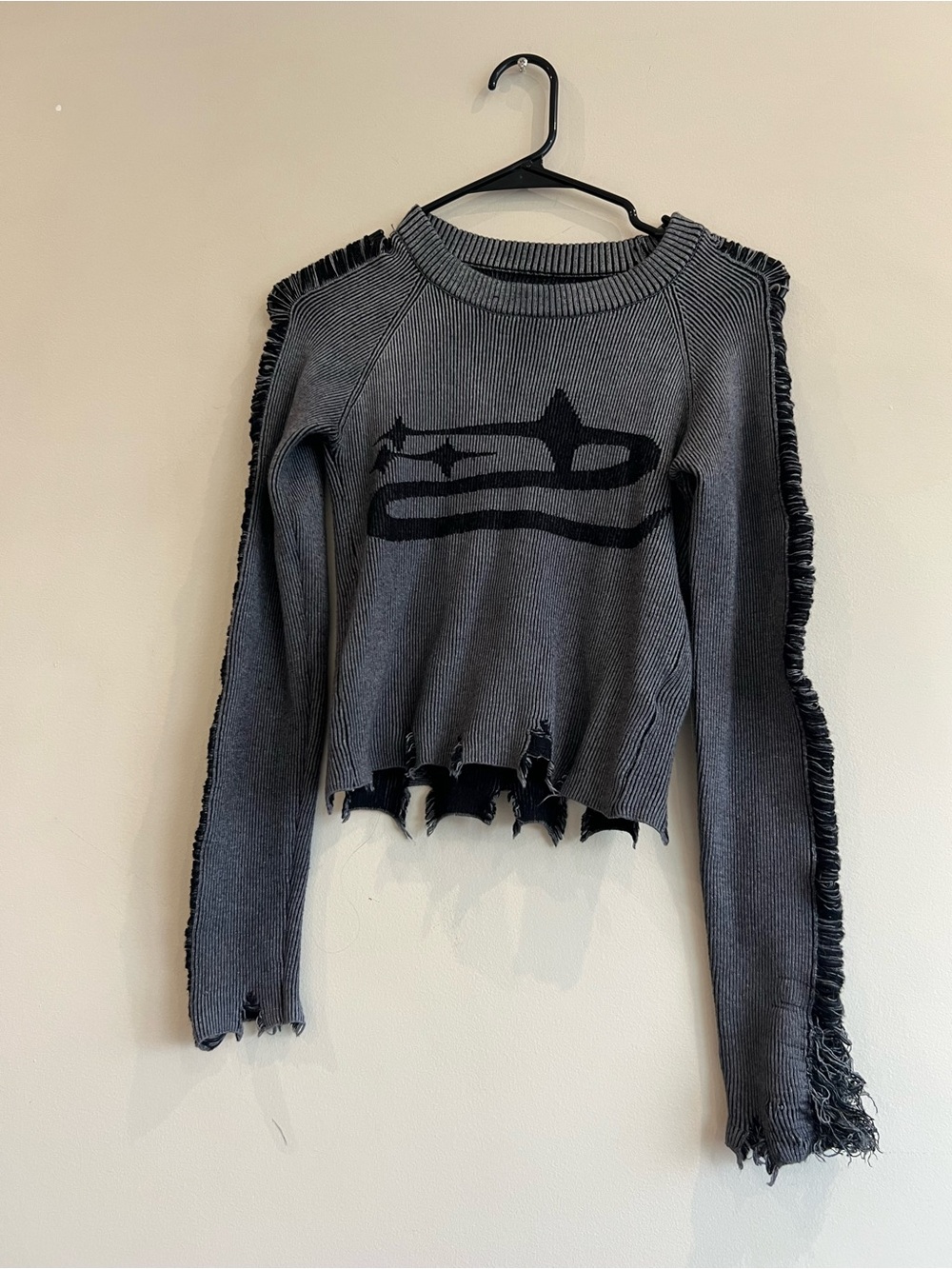Distressed Gray Ribbed Crewneck Fitted Sweater